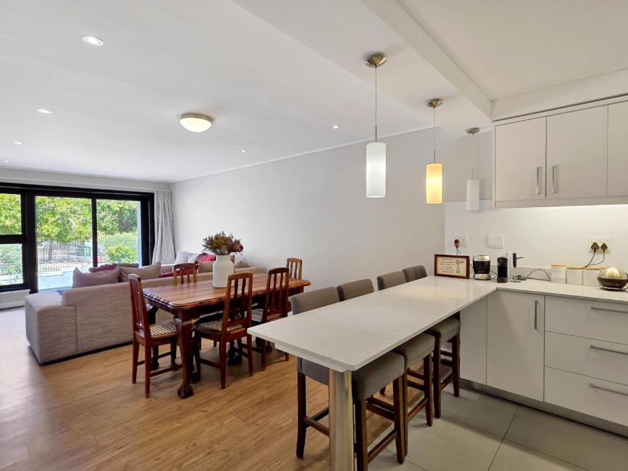 2 Bedroom Property for Sale in Vredehoek Western Cape